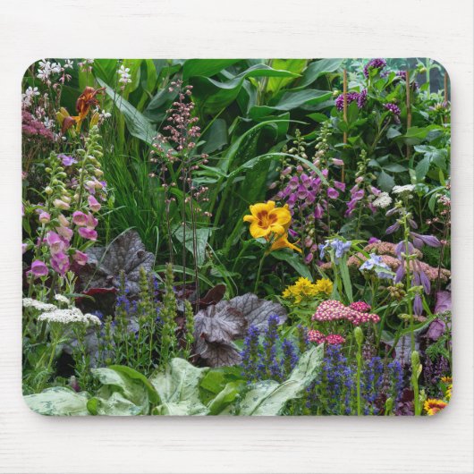 鮮やかな夏の庭の花の模様の背景 マウスパッド (正面)