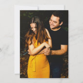 鮮やかな抽象アートのピンクと黄色の写真 ウェディング 招待状 (裏面)