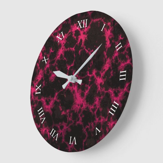 鮮やかな斑点を付けられたピンクおよび黒い炎ローマディジット ラージ壁時計 (傾斜)