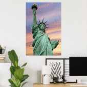 鮮やかな空の下の自由の像 ポスター (ホームオフィス)