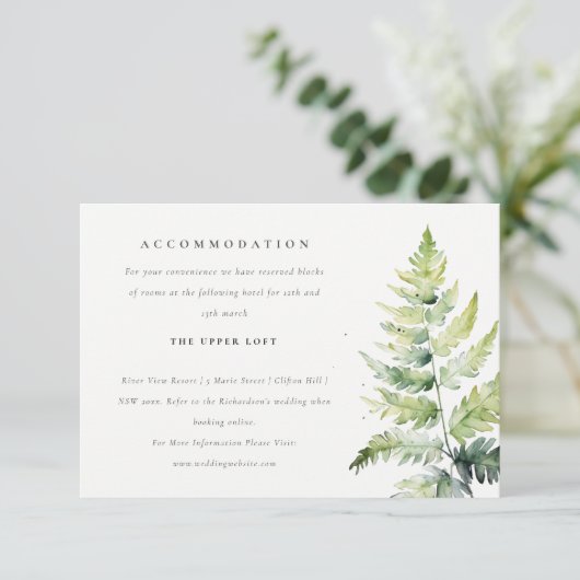 鮮やかな緑の水彩のワイルドシダーの宿泊施設 招待状 (スタンド正面)