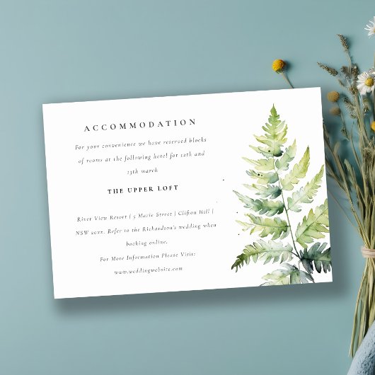 鮮やかな緑の水彩のワイルドシダーの宿泊施設 招待状