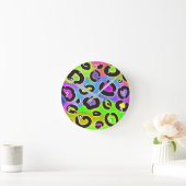 鮮やかな色彩のチーターとヒョウの模様のスポット、カスタム ラウンド壁時計 (ホーム)