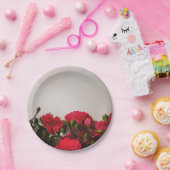 鮮やかな花の花を咲かせる赤いバラの新芽 ペーパープレート (パーティー)