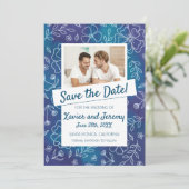 鮮やかな花柄のSave the Date（写真付き） 招待状 (スタンド正面)