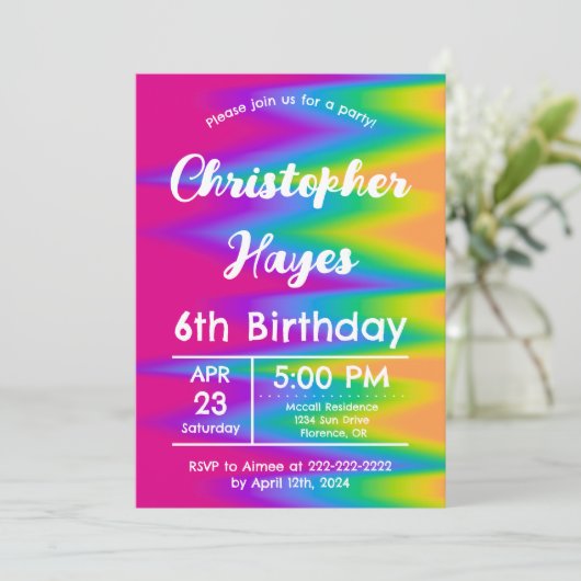 鮮やかな虹のタイダイ誕生日カスタマイズ可能 招待状 (スタンド正面)