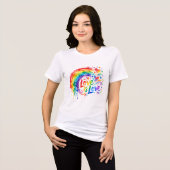鮮やかな虹の水彩スプラッター「愛は愛」 トライブレンドTシャツ (正面全面)