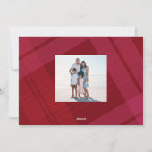 鮮やかな赤いピンクの格子模様シンプルのクリスマスクリスマスツーフォト シーズンカード (裏面)