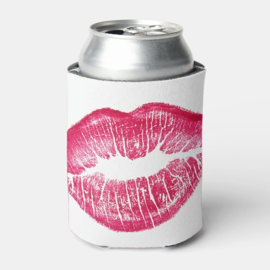 鮮やかな赤い唇の孤立イラストレーション 缶クーラー (缶正面)