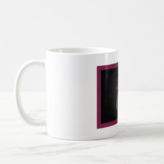 鮮やかな赤くのくちばしを持つ美しい黒い白鳥 コーヒーマグカップ (左)