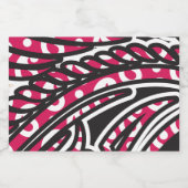 鮮やかな赤とピンを持つ装飾的なペイズリーデザイン リキュールボトルラベル (シングルラベル)