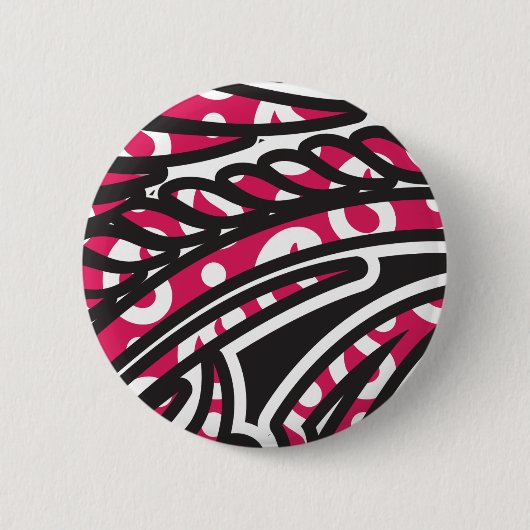 鮮やかな赤とピンを持つ装飾的なペイズリーデザイン 缶バッジ (正面)