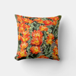 鮮やかな赤みがかったオレンジの生姜のチューリップ クッション