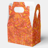 鮮やかな赤みを帯びたテクスチャで、黄色の色合いを持つ フェイバーボックス (オープン)