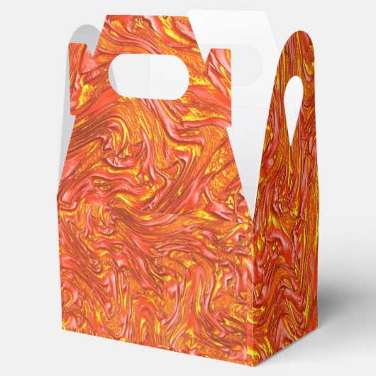 鮮やかな赤みを帯びたテクスチャで、黄色の色合いを持つ フェイバーボックス (オープン)