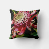 「鮮やかな赤」フローラ クッション (裏面)