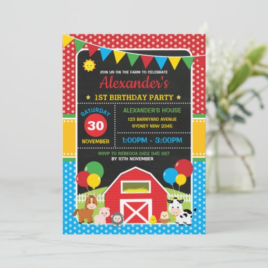 鮮やかな農場の納屋周囲の庭動物の誕生日の黒板 招待状 (スタンド正面)