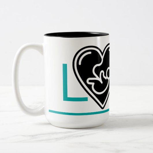 鮮やかな青い愛、黒いハートとベビー。 ツートーンマグカップ (左)