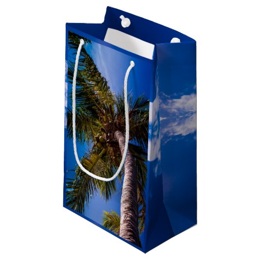 鮮やかな青空の熱帯ヤシの木のギフトバッグ スモールペーパーバッグ (正面アングル)
