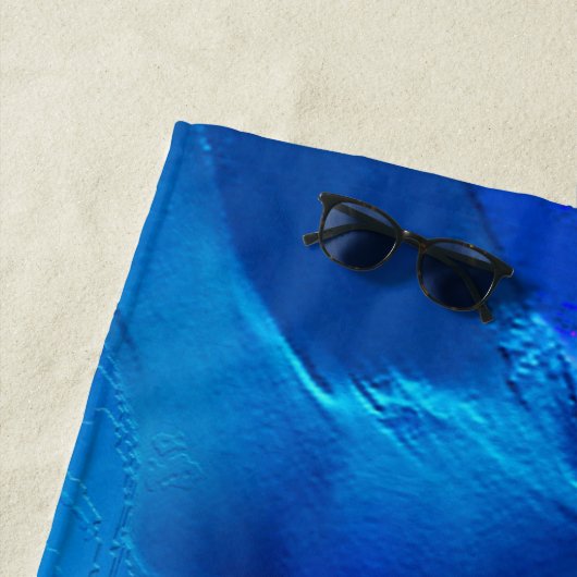 鮮やかな青色の色調のメタリックダン ビーチタオル (インサイチュ)