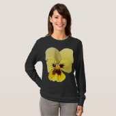 鮮やかな黄色のパンジーの花の写真Tシャツ Tシャツ (正面フル)