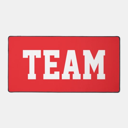 鮮やか赤地に白文字でビックリ大胆なTEAMスポーツデザイン デスクマット (正面)