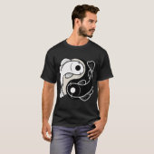 鯉の陰陽の調和 Tシャツ (正面フル)