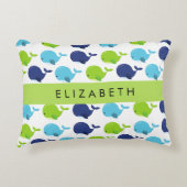 鯨の模様、かわいいクジラ、あなたの名前 アクセントクッション (正面)