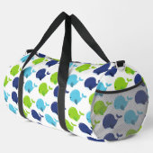 鯨の模様、かわいいクジラ、海獣 ダッフルバッグ (右コーナー)