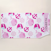 鯨の模様、ピンクの鯨、あなたの名前 ビーチタオル (正面)