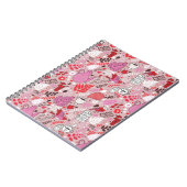 鳥および花が付いている風味がよいパターン ノートブック (左側)