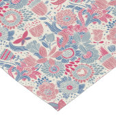 鳥および蝶が付いている花パターン ショートテーブルランナー (コーナー)