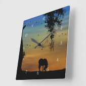 鳥お洒落と共にカラフル夕暮れ中の馬 スクエア壁時計 (傾斜)