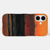 鳥が飛んでいる海のサンライズ写真 Case-Mate iPhoneケース (裏面 (横))