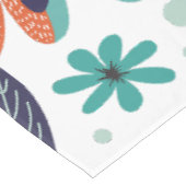 鳥とカラフルスカンジナビアのフォークアートの花 テーブルクロス (アングル)