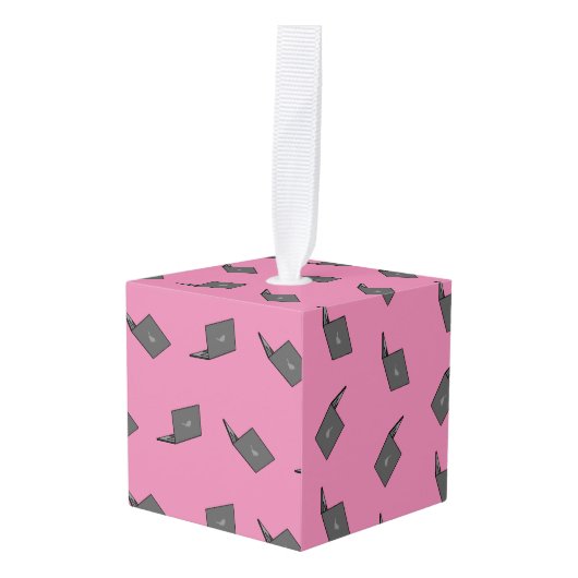 鳥のロゴの漫画と灰色のラップトップ キューブオーナメント (正面アングル)