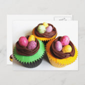 鳥の卵がイースターカップケーキをネスト シーズンポストカード (正面/裏面)