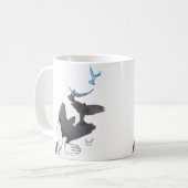鳥の手飛んでいるの影の幻影の超現実的なエレガント幻想 マグカップ (正面左)