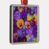 鳥風呂に露を浮かべたパンジーの花 メタルオーナメント (右)