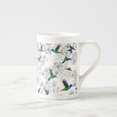 鳥飛んでいるのマグカップ ボーンチャイナマグカップ (右)