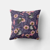 《鳥》アメリカゴガラはピンクとスミレ色の野生バラに含まれる クッション (裏面)