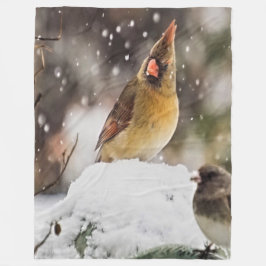 （鳥）ショウジョウコウカンチョウと雪の中の雀 フリースブランケット