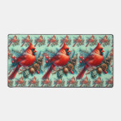 (鳥)ショウジョウコウカンチョウオンパインブランチウィズウィンターベリー デスクマット (正面)