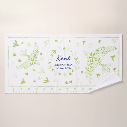 鳥、風に乗る。誕生メモリアル_グリーン3 バスタオル (バスタオル)