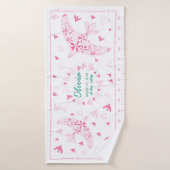 鳥、風に乗る。誕生メモリアル_ピンク2 バスタオル (バスタオル)