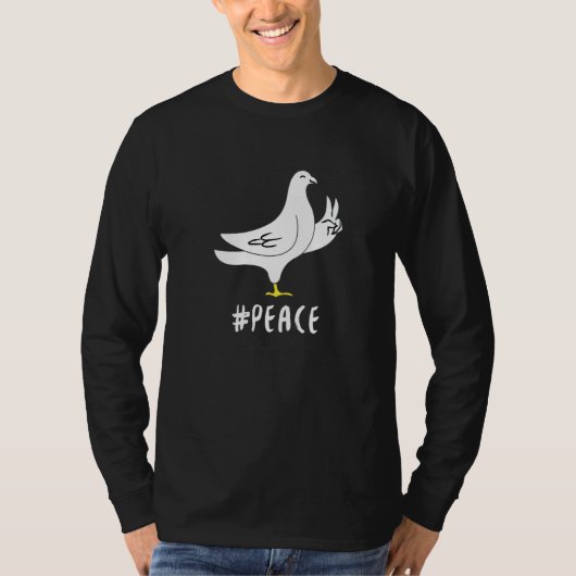 鳩が手を差し出して平和のシンボルに Tシャツ (正面)