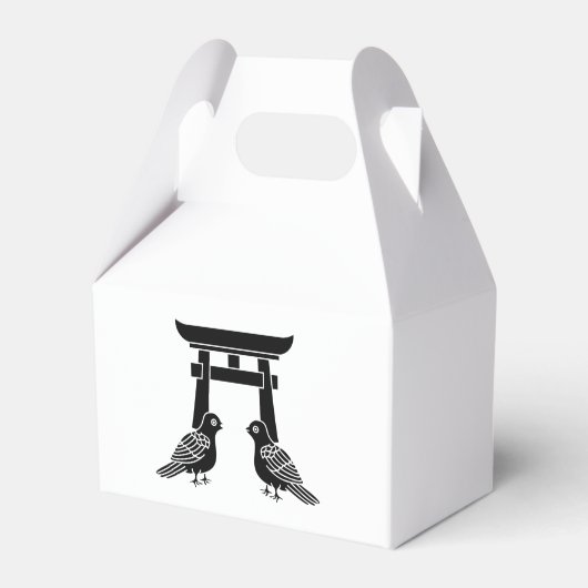 鳩と鳥居に向かって フェイバーボックス (正面サイド)