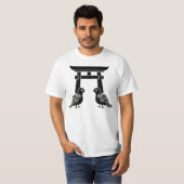 鳩と鳥居に向かって Tシャツ (正面フル)