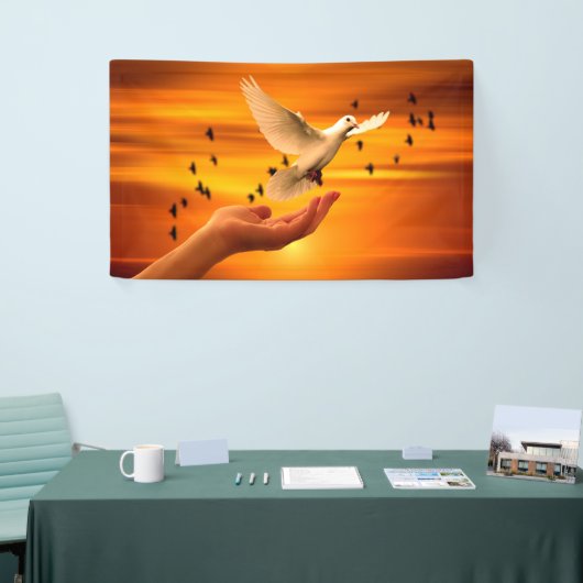 鳩を手に神を信頼せよ 横断幕 (トレードショー)