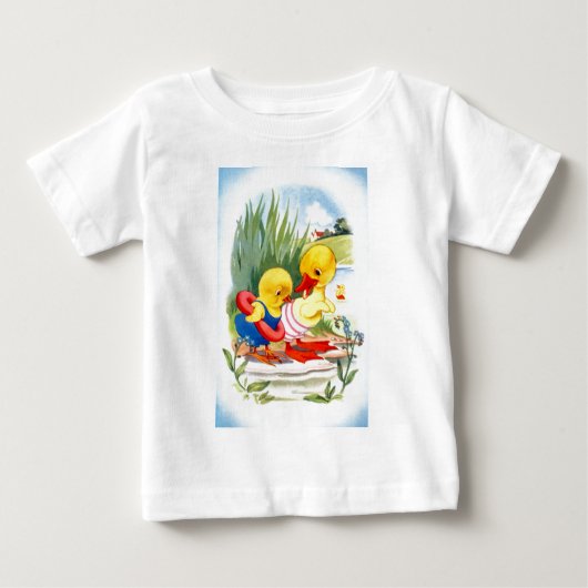鴨と雛が泳ぐ ベビーTシャツ (正面)